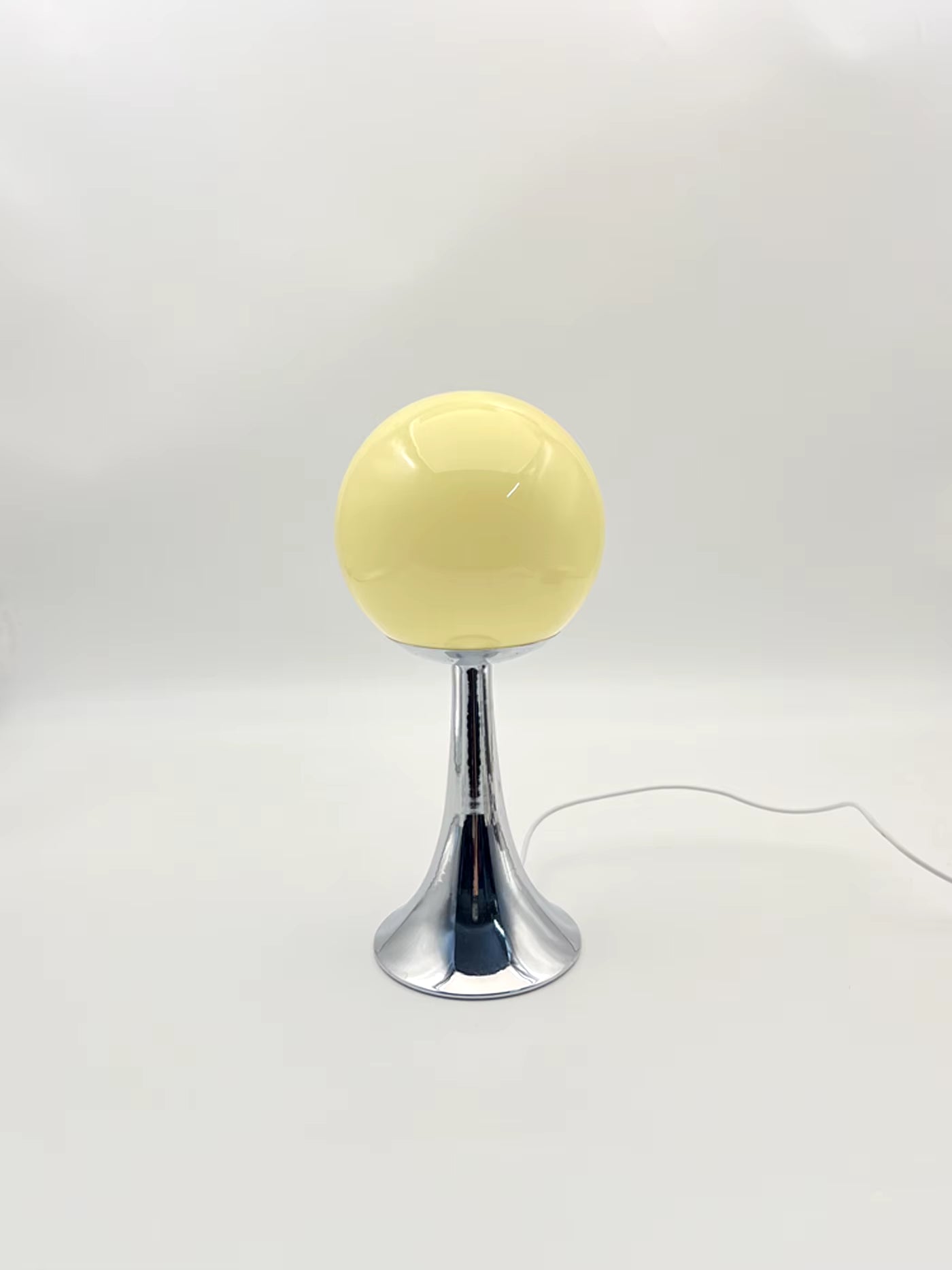 Glass round Home Table Lamp Room Decoration Hotel Bedside Desk Lamps Girl Bedroom Atmosphere Lighting Night Light Desktop Lamp